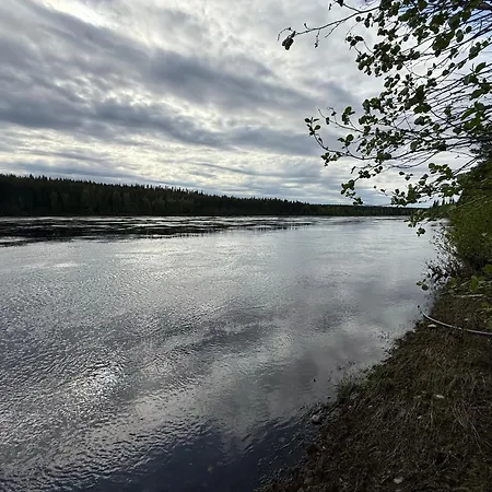 Casa de Férias Riverside Sauna Retreat In Lapland *