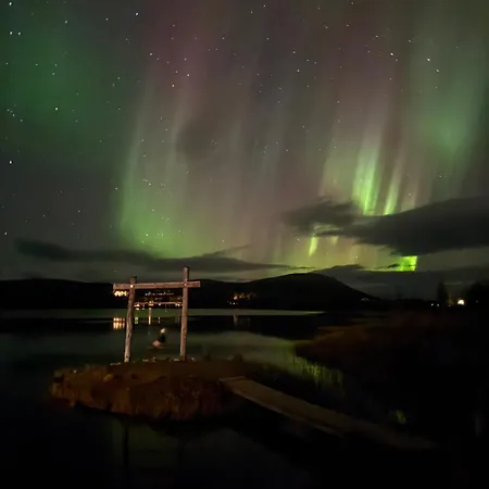 Riverside Sauna Retreat In Lapland Casa de Férias